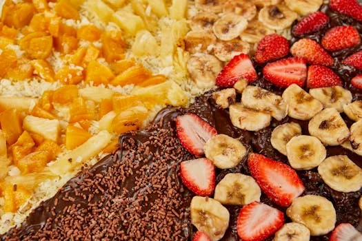 chocolate pizza nutella strawberries powdered sugar